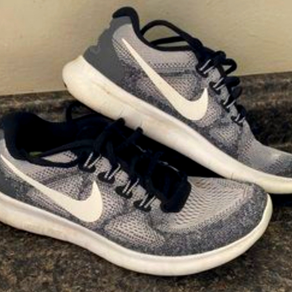 Womens Nike Free Runs